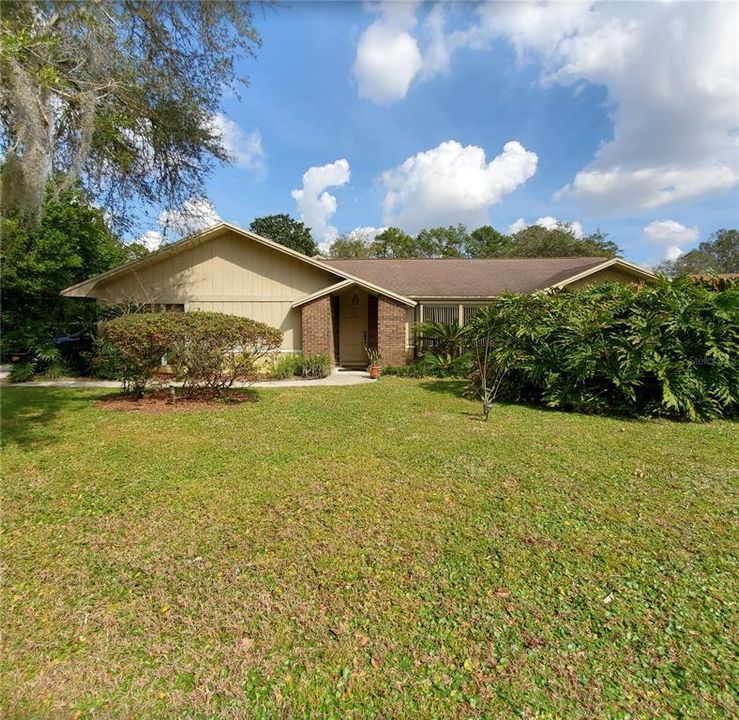For Rent: $2,900 (3 beds, 2 baths, 1982 Square Feet)