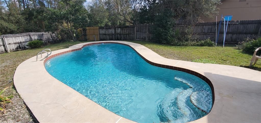 For Rent: $2,900 (3 beds, 2 baths, 1982 Square Feet)