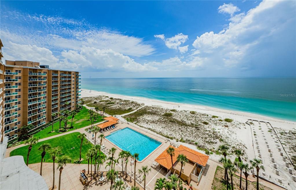 For Rent: $2,800 (1 beds, 1 baths, 728 Square Feet)