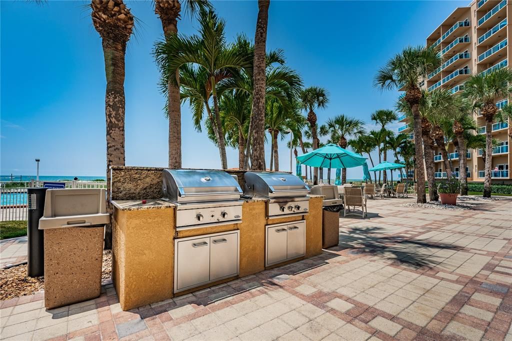 For Rent: $2,800 (1 beds, 1 baths, 728 Square Feet)