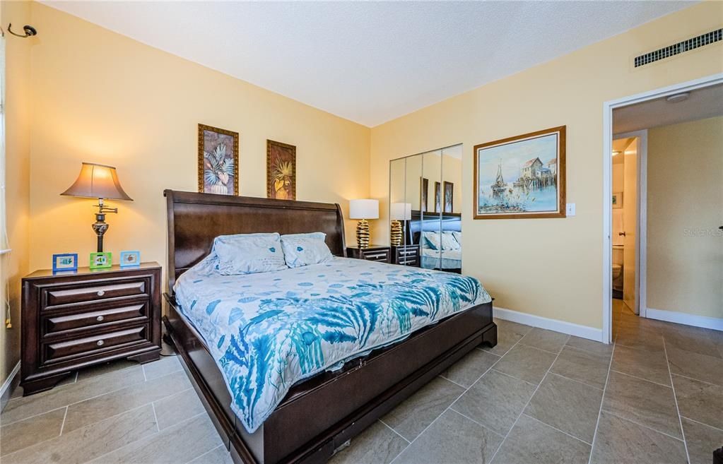 For Rent: $2,800 (1 beds, 1 baths, 728 Square Feet)