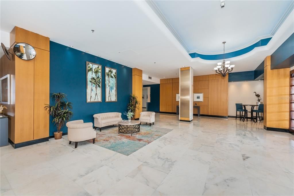 For Rent: $2,800 (1 beds, 1 baths, 728 Square Feet)