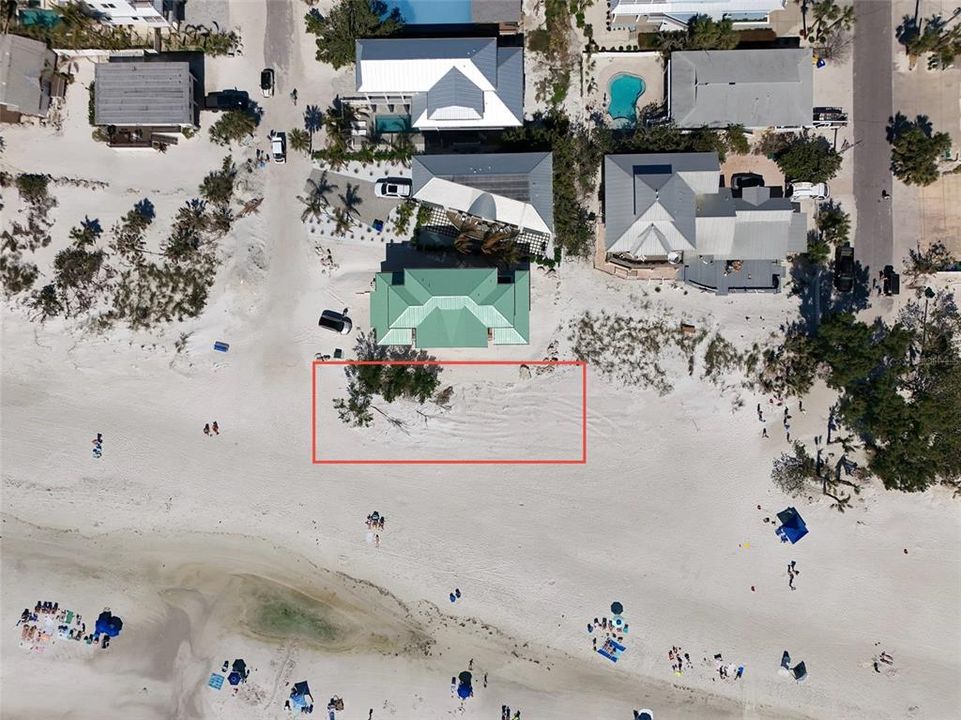 На продажу: $580,000 (0.12 acres)