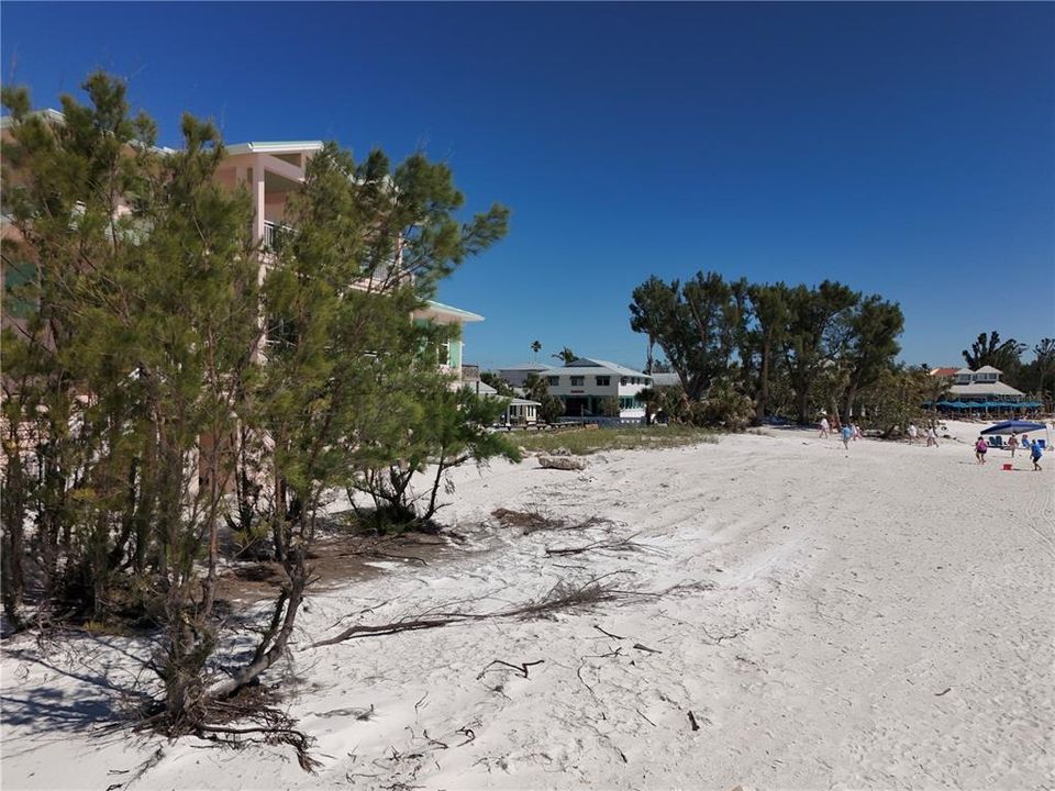 На продажу: $580,000 (0.12 acres)