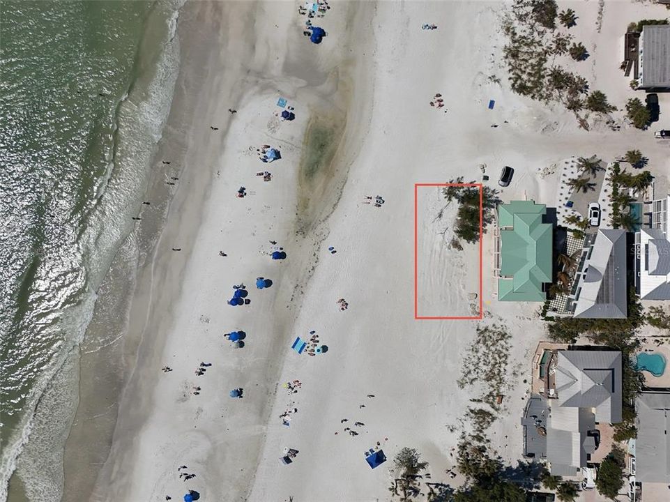 На продажу: $580,000 (0.12 acres)