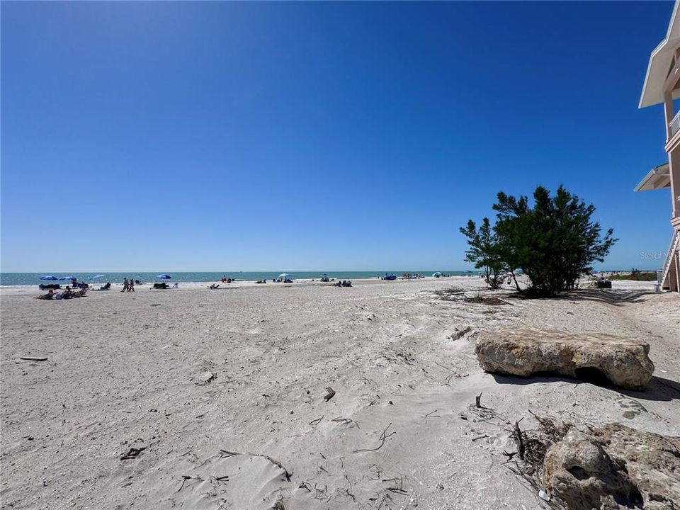 На продажу: $580,000 (0.12 acres)