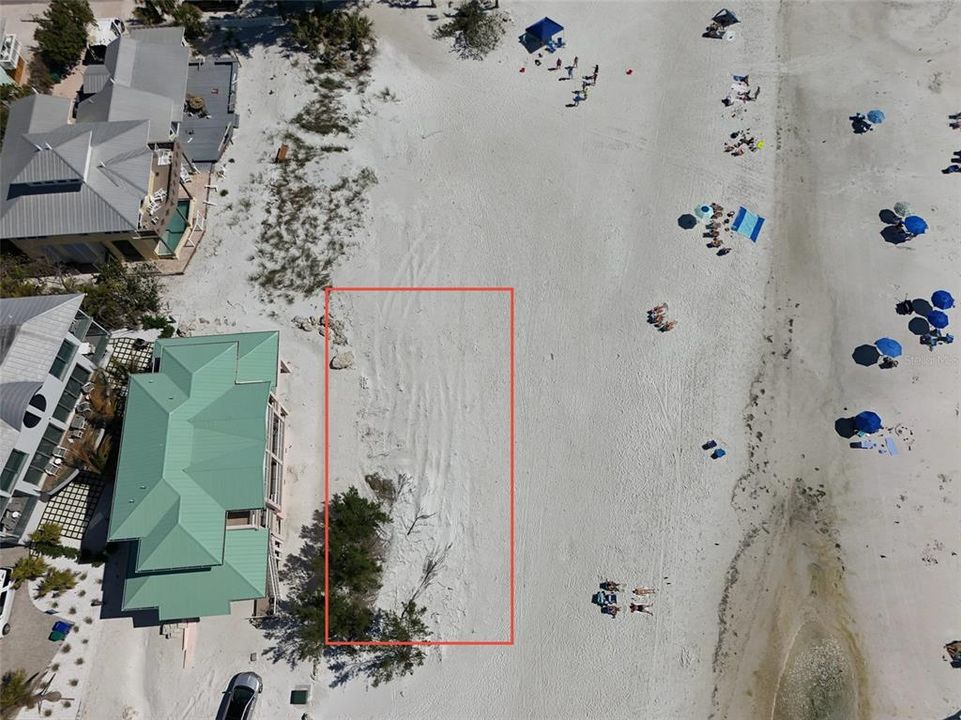 На продажу: $580,000 (0.12 acres)