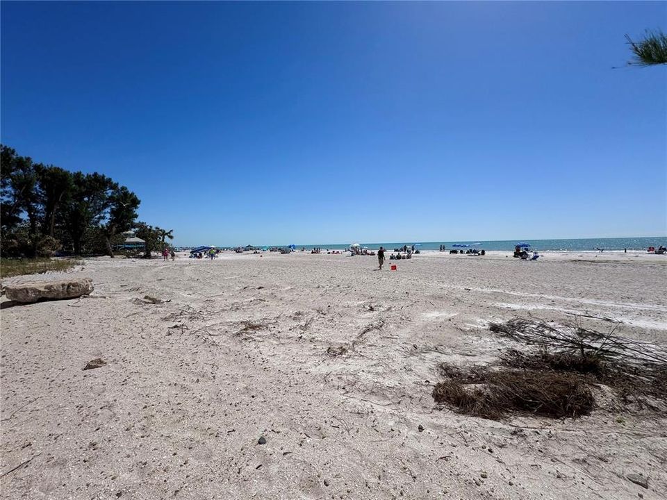 На продажу: $580,000 (0.12 acres)