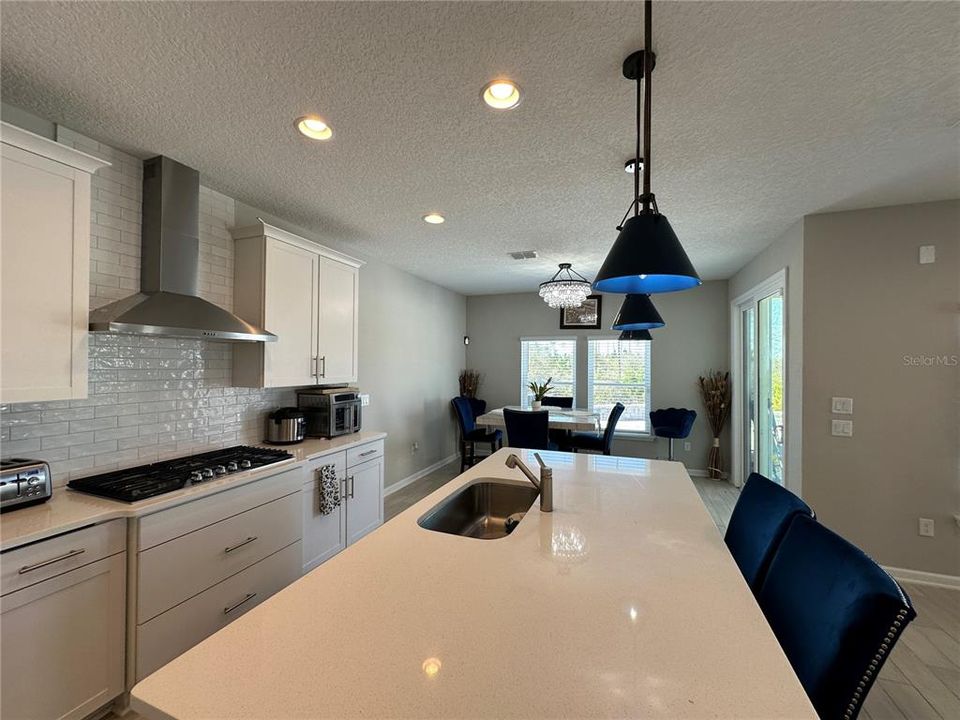 For Sale: $599,999 (4 beds, 3 baths, 2498 Square Feet)