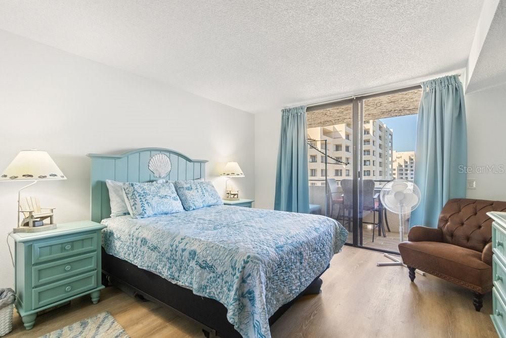 For Sale: $490,000 (2 beds, 2 baths, 1236 Square Feet)