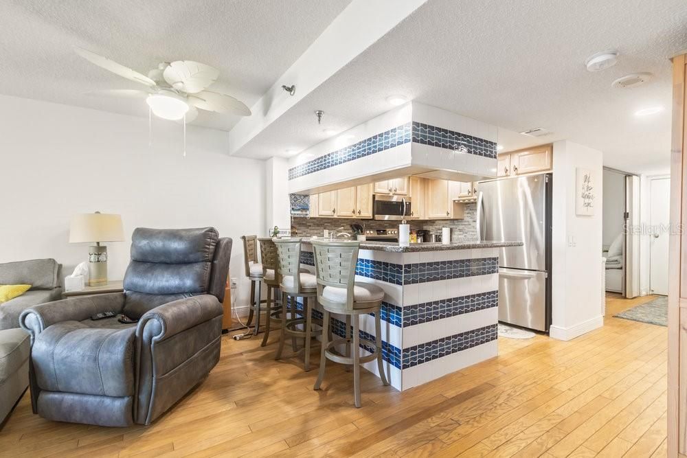 For Sale: $490,000 (2 beds, 2 baths, 1236 Square Feet)