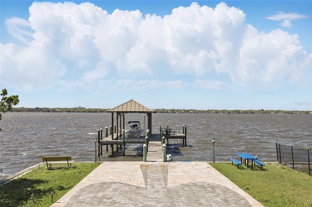 待售: $2,500,000 (4 贝兹, 4 浴室, 3988 平方英尺)