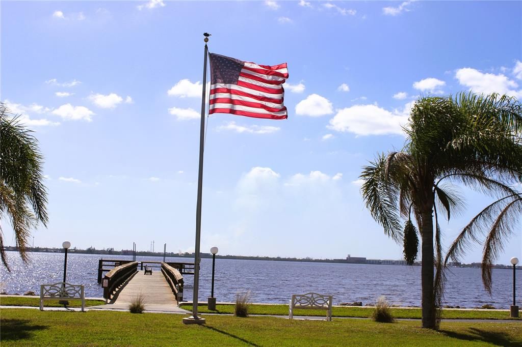 На продажу: $59,900 (2 спален, 1 ванн, 728 Квадратных фут)