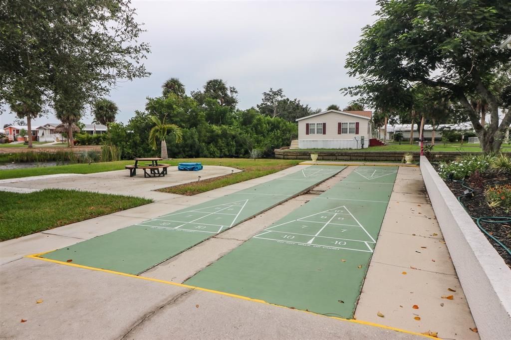 На продажу: $59,900 (2 спален, 1 ванн, 728 Квадратных фут)