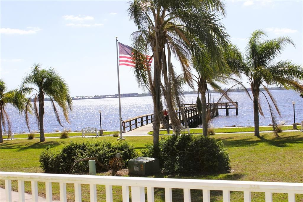 На продажу: $59,900 (2 спален, 1 ванн, 728 Квадратных фут)