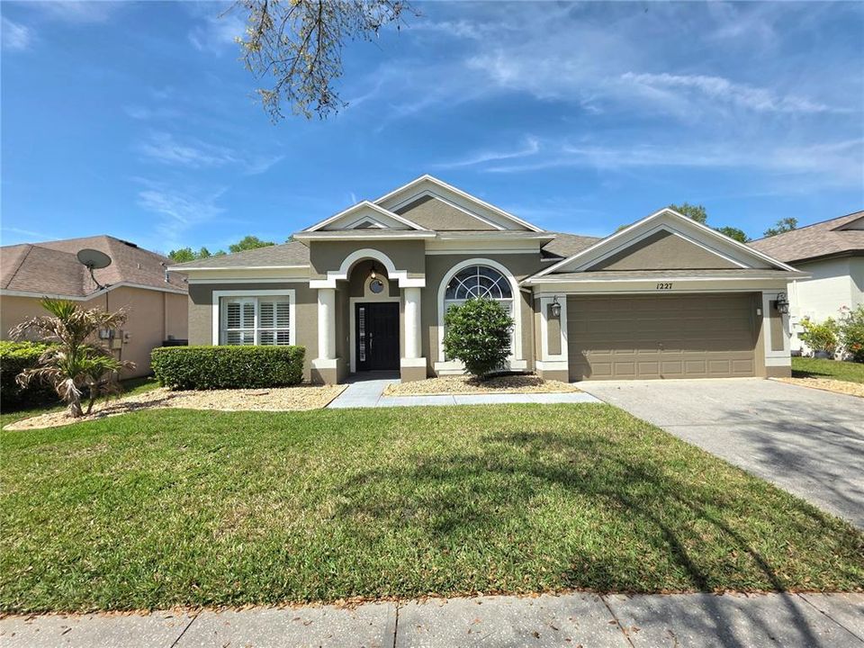 最近售出: $554,900 (4 贝兹, 3 浴室, 2463 平方英尺)