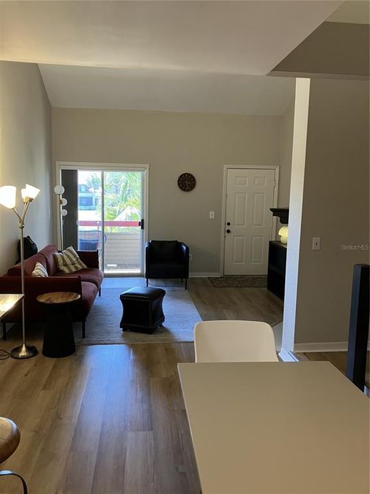 For Rent: $2,500 (2 beds, 2 baths, 1016 Square Feet)