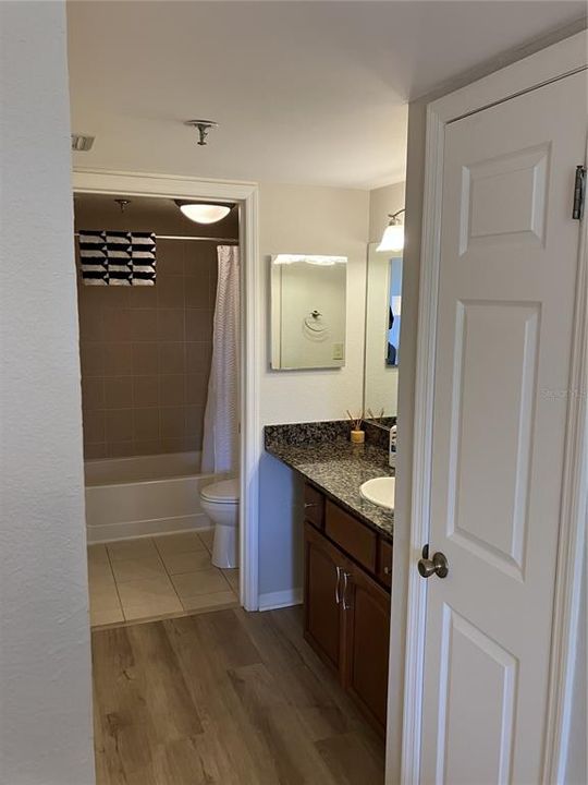 For Rent: $2,500 (2 beds, 2 baths, 1016 Square Feet)