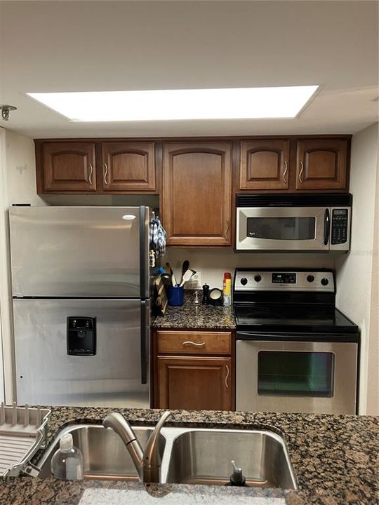For Rent: $2,500 (2 beds, 2 baths, 1016 Square Feet)