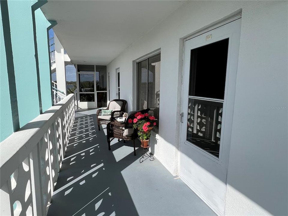 Recently Rented: $1,695 (2 beds, 1 baths, 816 Square Feet)