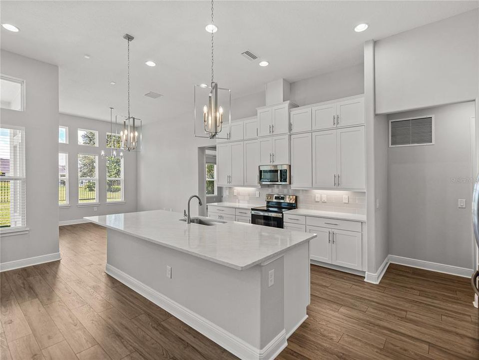 For Sale: $749,900 (3 beds, 2 baths, 2777 Square Feet)