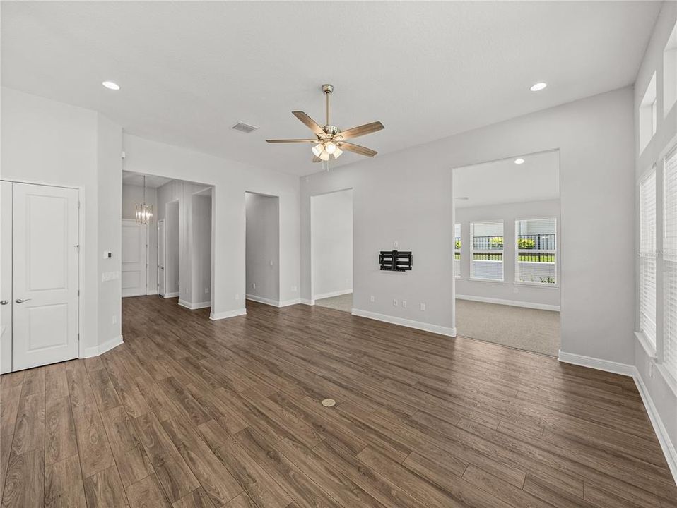 For Sale: $749,900 (3 beds, 2 baths, 2777 Square Feet)