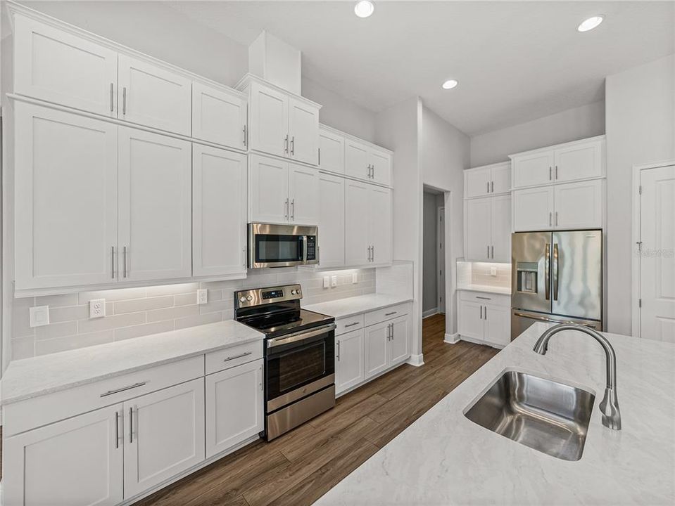 For Sale: $749,900 (3 beds, 2 baths, 2777 Square Feet)