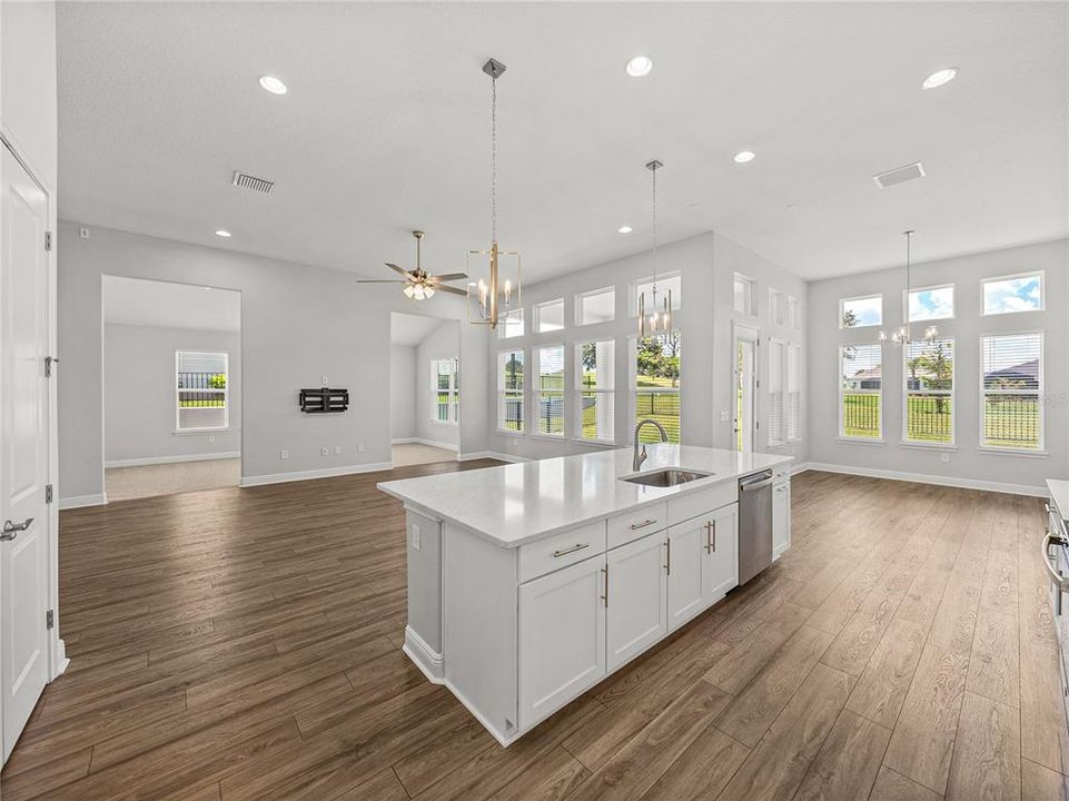 For Sale: $749,900 (3 beds, 2 baths, 2777 Square Feet)