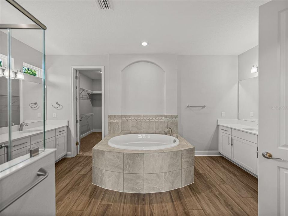 For Sale: $749,900 (3 beds, 2 baths, 2777 Square Feet)