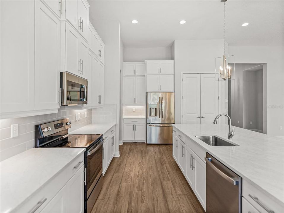 For Sale: $749,900 (3 beds, 2 baths, 2777 Square Feet)