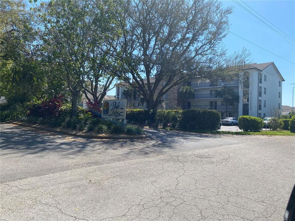 待售: $119,900 (2 贝兹, 2 浴室, 826 平方英尺)