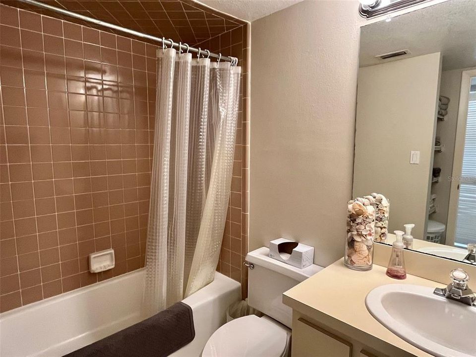 For Sale: $174,900 (2 beds, 2 baths, 1440 Square Feet)