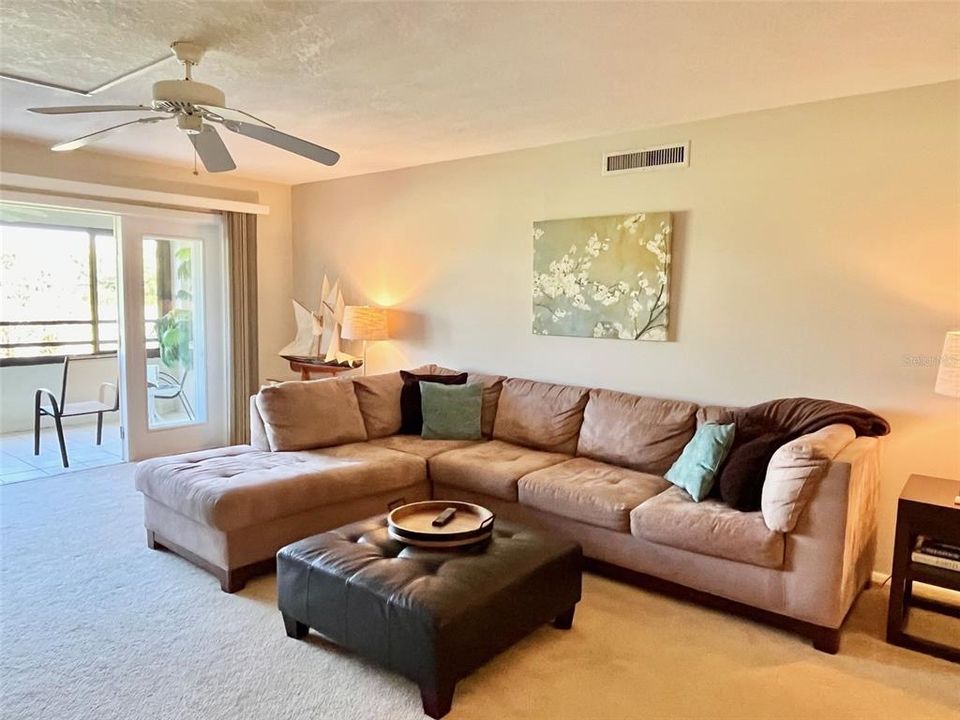 For Sale: $174,900 (2 beds, 2 baths, 1440 Square Feet)