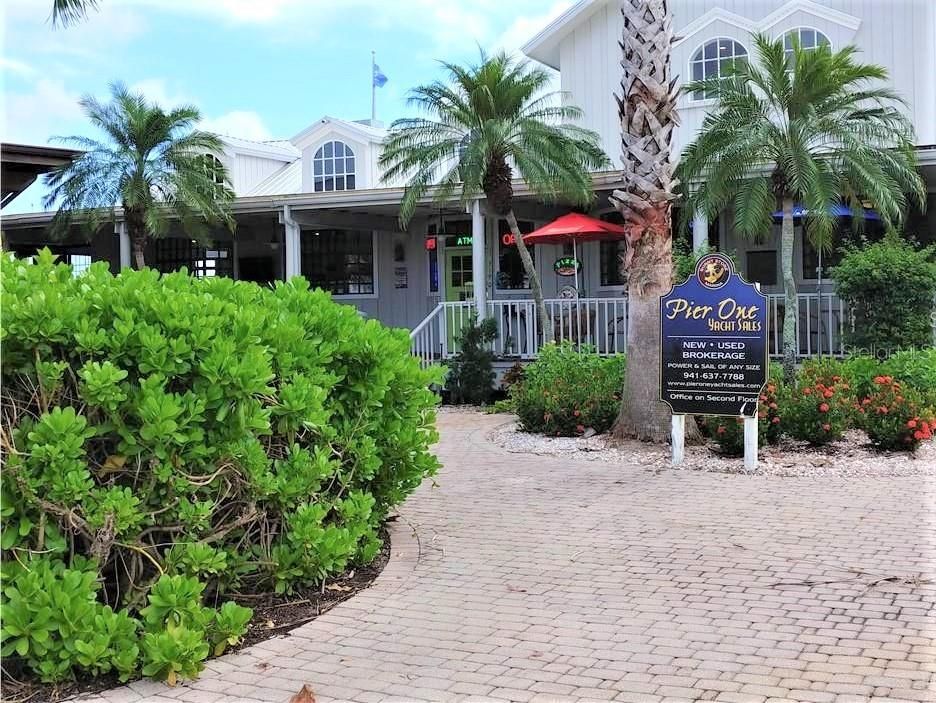 For Sale: $174,900 (2 beds, 2 baths, 1440 Square Feet)