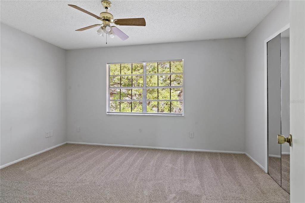 待售: $119,900 (2 贝兹, 1 浴室, 1169 平方英尺)