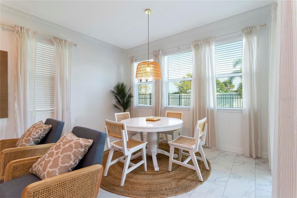 待售: $1,200,000 (8 贝兹, 7 浴室, 4164 平方英尺)