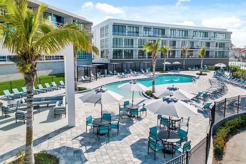 待售: $1,200,000 (8 贝兹, 7 浴室, 4164 平方英尺)