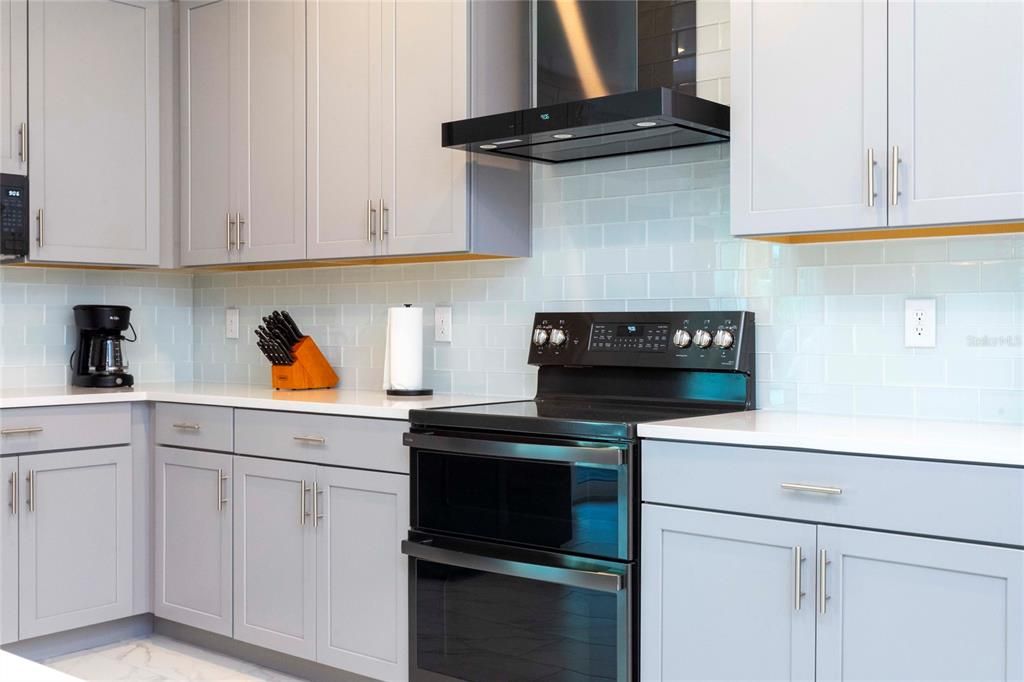 待售: $1,200,000 (8 贝兹, 7 浴室, 4164 平方英尺)