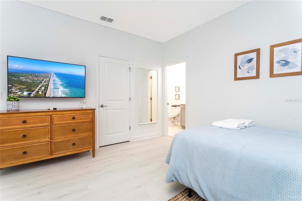 待售: $1,200,000 (8 贝兹, 7 浴室, 4164 平方英尺)