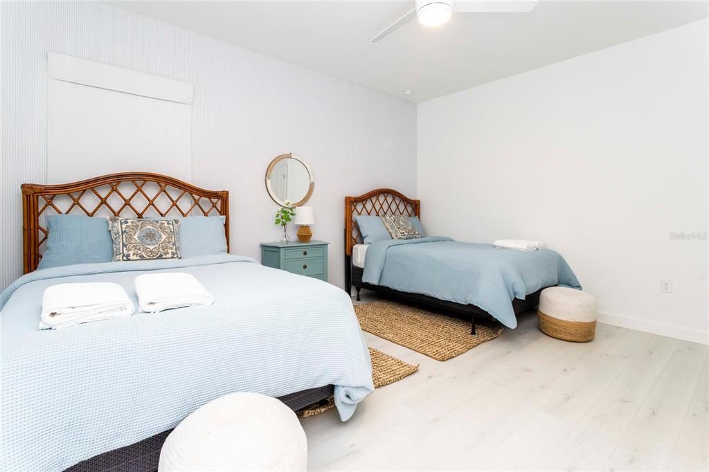 待售: $1,200,000 (8 贝兹, 7 浴室, 4164 平方英尺)