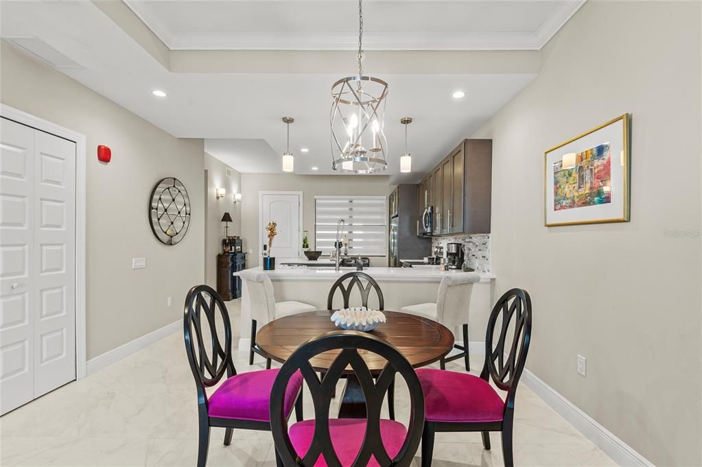 待售: $380,000 (2 贝兹, 2 浴室, 1402 平方英尺)