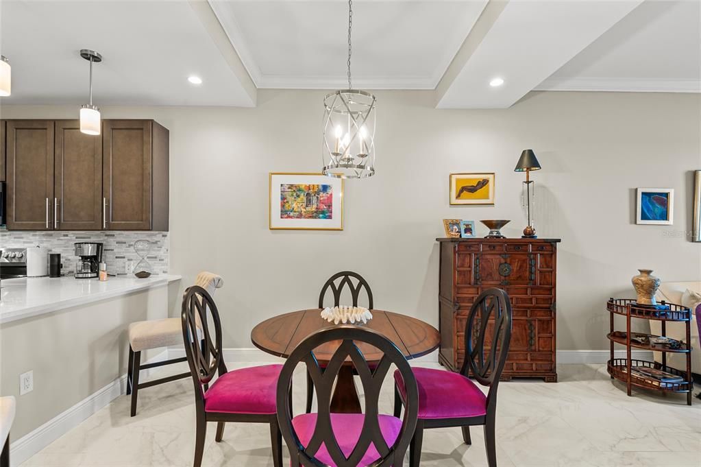 待售: $380,000 (2 贝兹, 2 浴室, 1402 平方英尺)