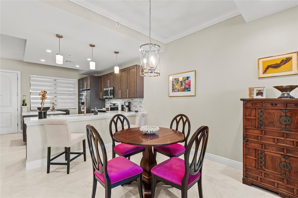 待售: $380,000 (2 贝兹, 2 浴室, 1402 平方英尺)