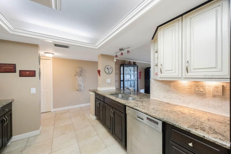 En Venta: $420,000 (2 camas, 2 baños, 1300 Pies cuadrados)