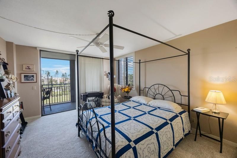 En Venta: $420,000 (2 camas, 2 baños, 1300 Pies cuadrados)