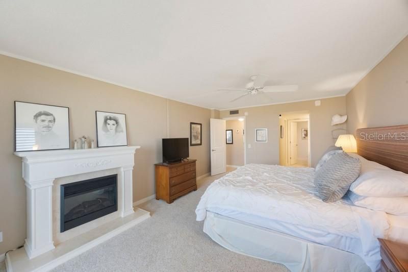 En Venta: $420,000 (2 camas, 2 baños, 1300 Pies cuadrados)