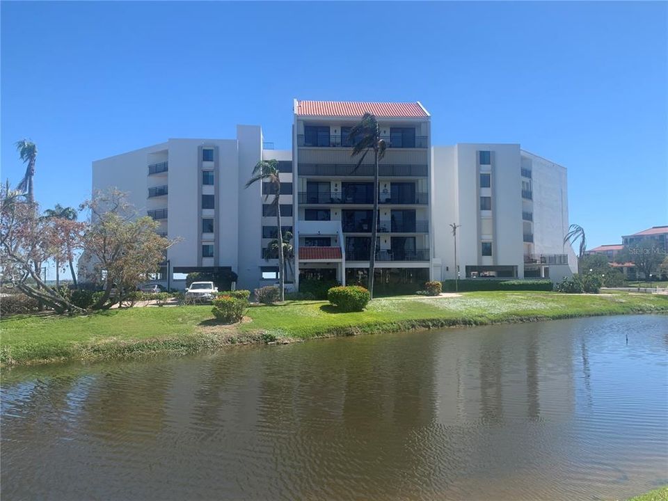 En Venta: $420,000 (2 camas, 2 baños, 1300 Pies cuadrados)