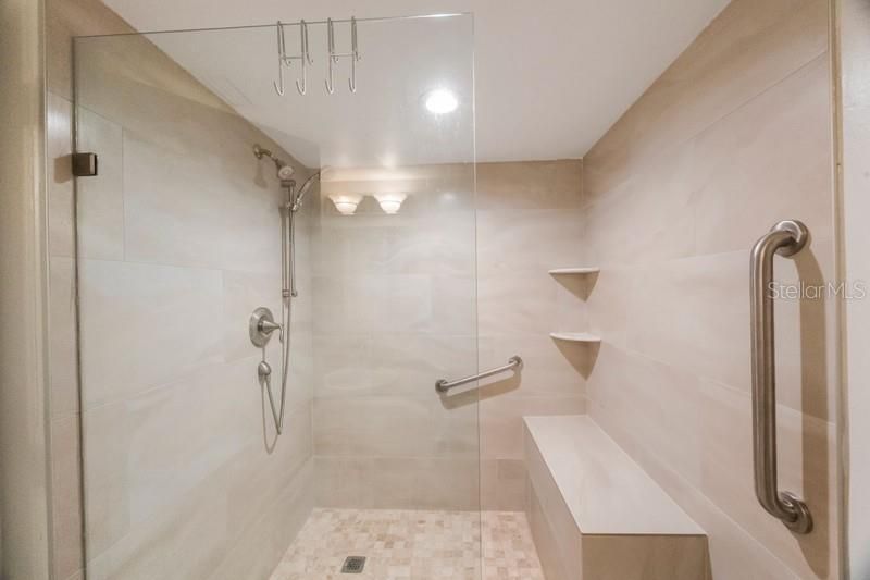 En Venta: $420,000 (2 camas, 2 baños, 1300 Pies cuadrados)