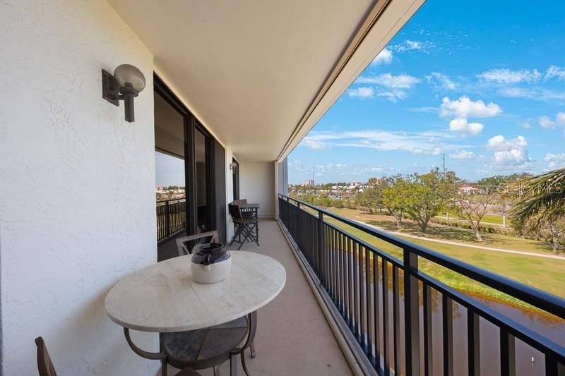 En Venta: $420,000 (2 camas, 2 baños, 1300 Pies cuadrados)