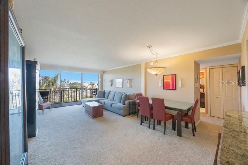 En Venta: $420,000 (2 camas, 2 baños, 1300 Pies cuadrados)